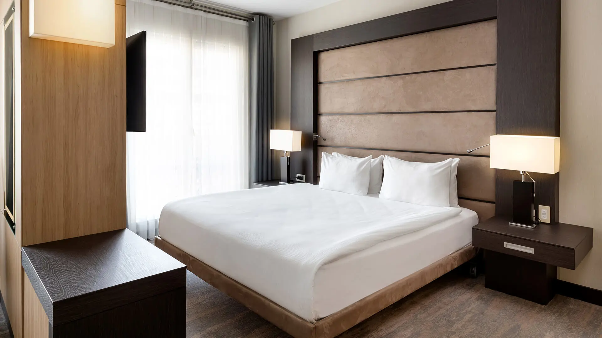 1-corner-suite.jpg