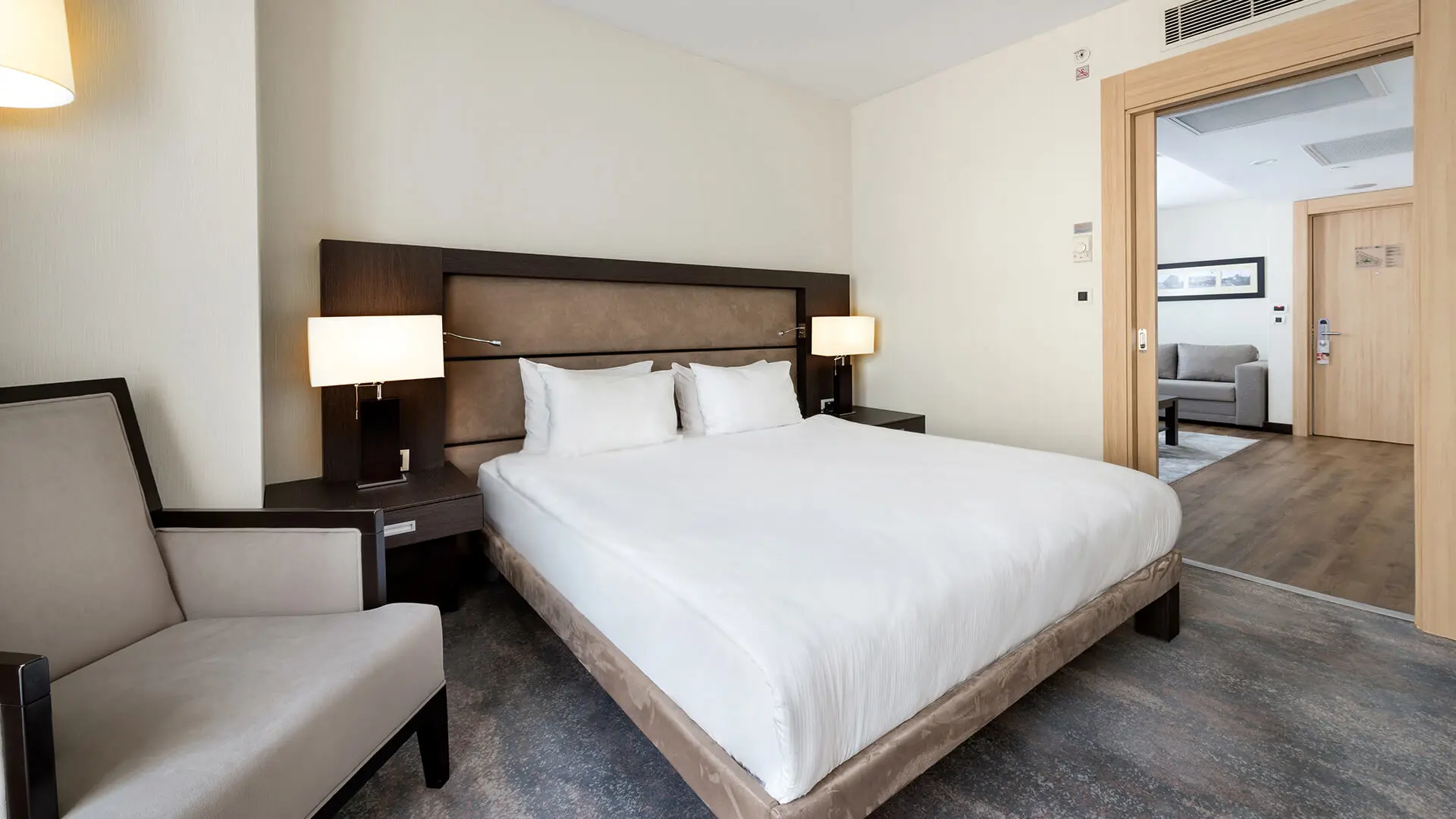 2-junior-suite.jpg