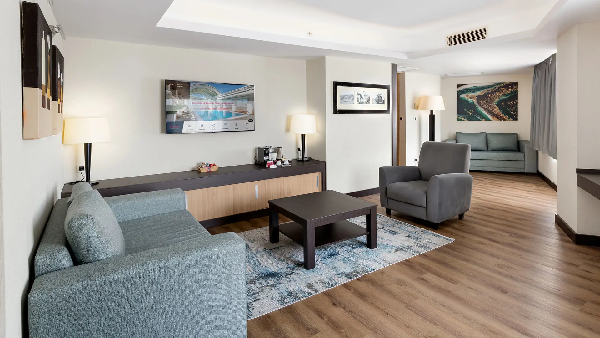 4-corner-suite.jpg