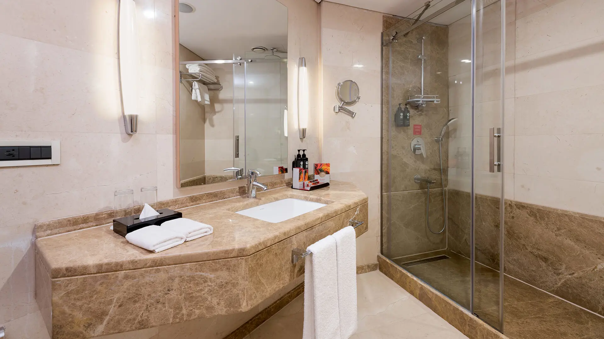 6-corner-suite.jpg
